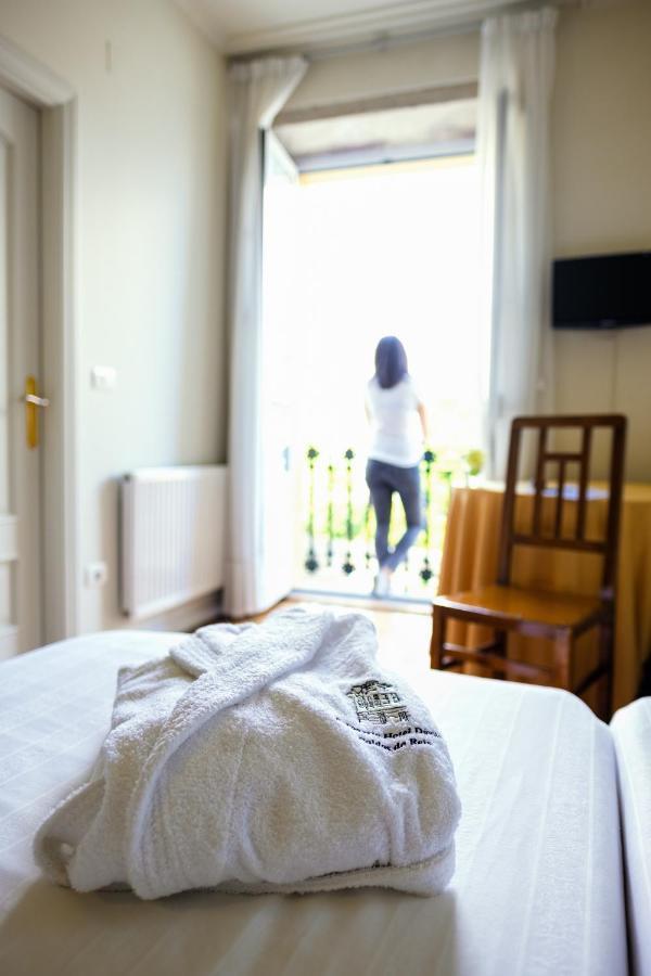 Balneario Hotel Davila 卡尔达斯·德·雷斯 外观 照片